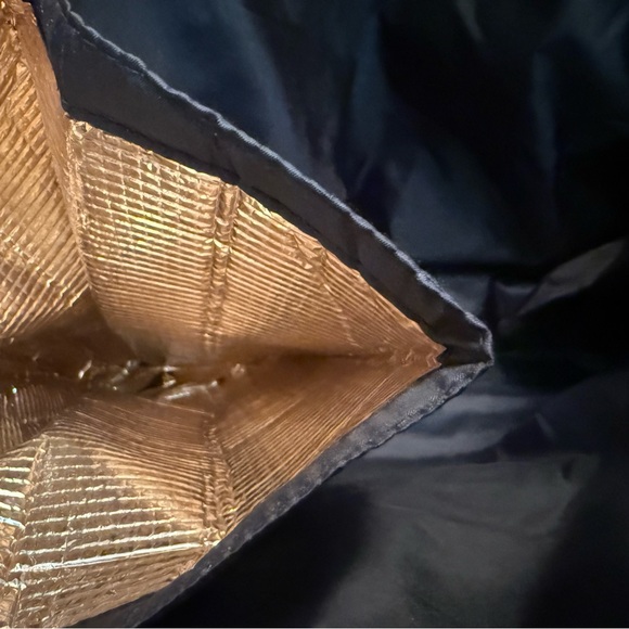 2 Brand new Victoria secret bags - Picture 7 of 11